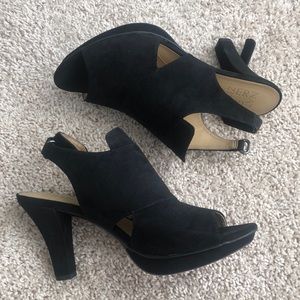 Naturalizer velcro-strap sueded open-toe heel